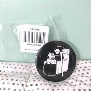 NWT Hot Topic Cat Reaper Pet 3 Inch Button Pin